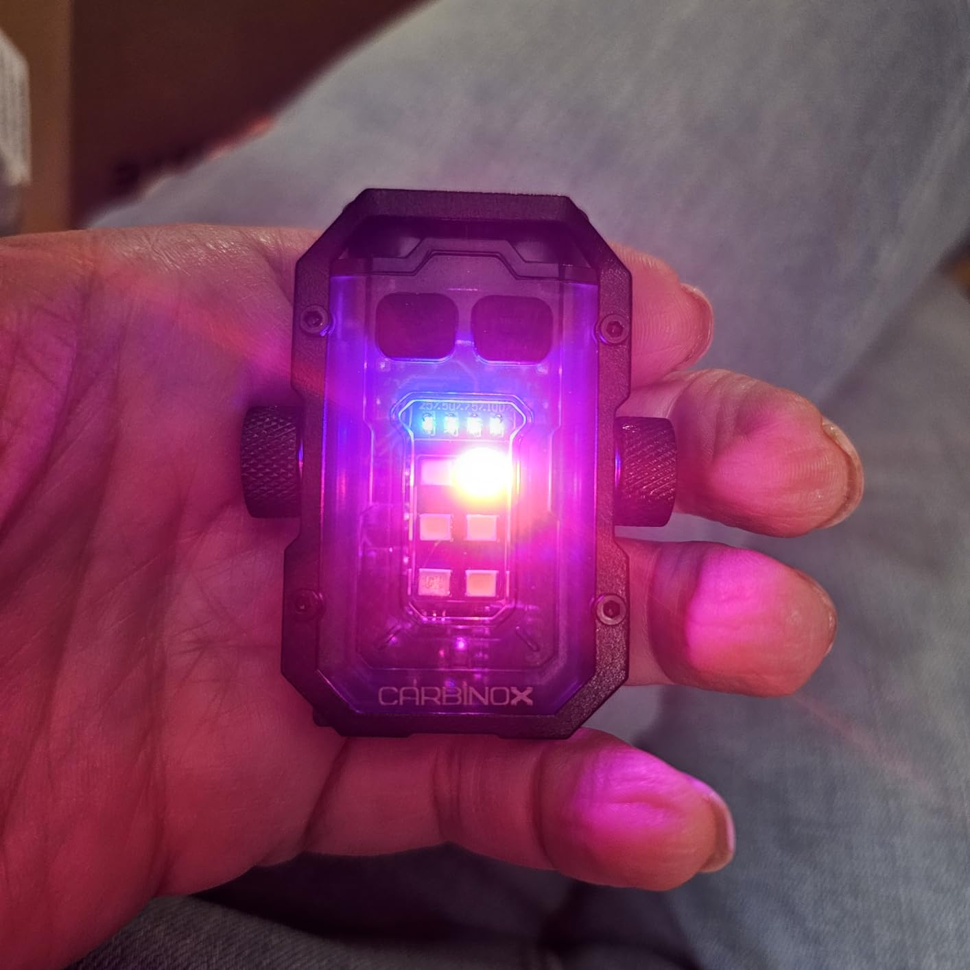 Cliente con su Linterna BlastBeam