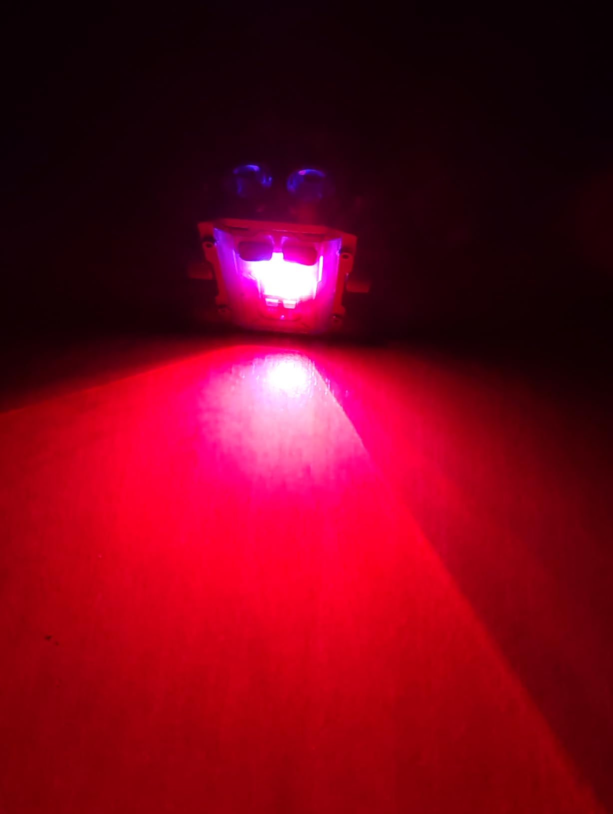 Cliente con su Linterna BlastBeam